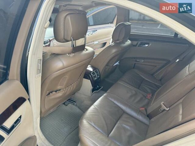 Мерседес С Класс 2007 в Ужгороде на Automoto.ua Черный Мерседес С Класс, объемом двигателя 4.7 л и пробегом 300 тыс. км за 11000 $, фото 7 на Automoto.ua