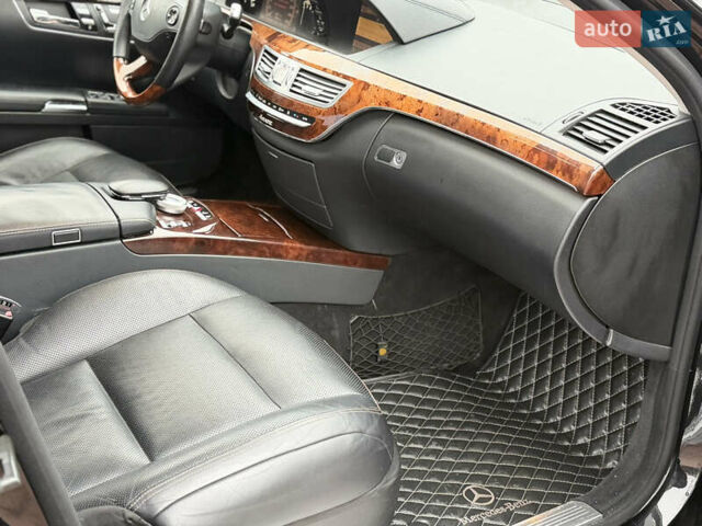 Черный Мерседес С Класс, объемом двигателя 5.46 л и пробегом 295 тыс. км за 13200 $, фото 23 на Automoto.ua