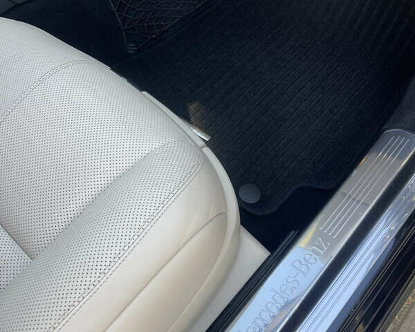 Чорний Мерседес С Клас, об'ємом двигуна 5.5 л та пробігом 157 тис. км за 15900 $, фото 13 на Automoto.ua