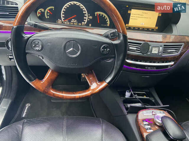 Черный Мерседес С Класс, объемом двигателя 5.46 л и пробегом 238 тыс. км за 13900 $, фото 14 на Automoto.ua