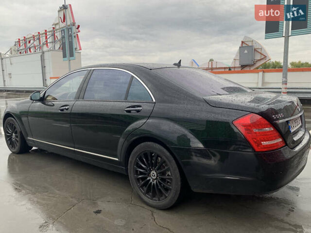 Мерседес С Класс 2007 в Киеве на Automoto.ua Черный Мерседес С Класс, объемом двигателя 5.5 л и пробегом 250 тыс. км за 7750 $, фото 6 на Automoto.ua