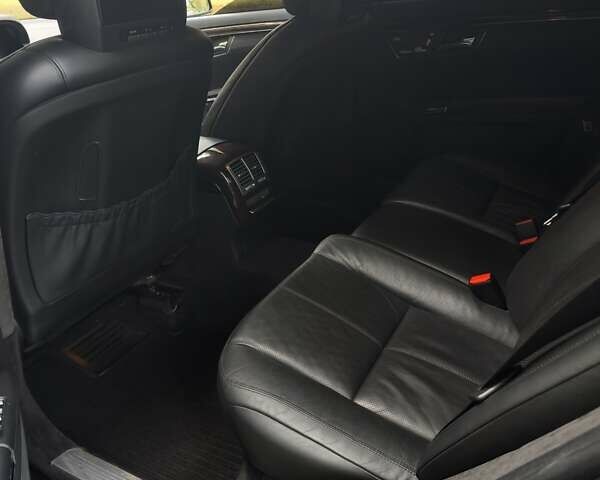 Черный Мерседес С Класс, объемом двигателя 5.46 л и пробегом 322 тыс. км за 15000 $, фото 28 на Automoto.ua