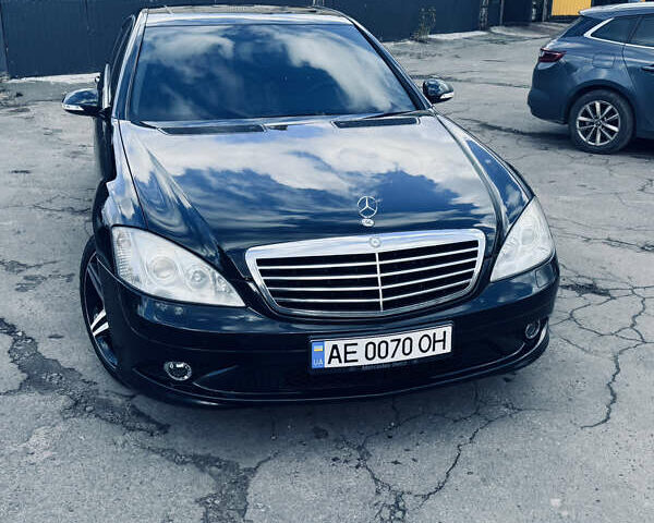 Чорний Мерседес С Клас, об'ємом двигуна 3.5 л та пробігом 190 тис. км за 10500 $, фото 1 на Automoto.ua