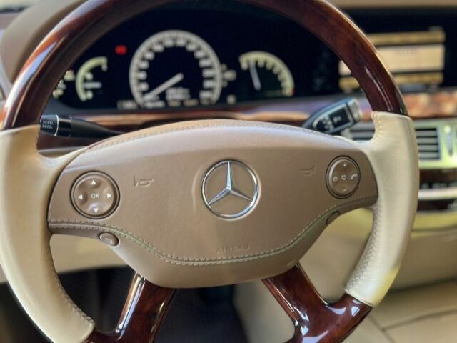 Черный Мерседес С Класс, объемом двигателя 5.5 л и пробегом 330 тыс. км за 10000 $, фото 13 на Automoto.ua