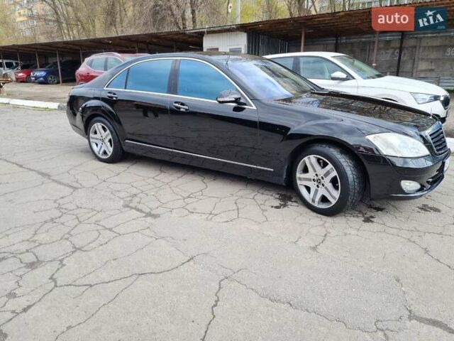 Чорний Мерседес С Клас, об'ємом двигуна 5.5 л та пробігом 203 тис. км за 11400 $, фото 19 на Automoto.ua