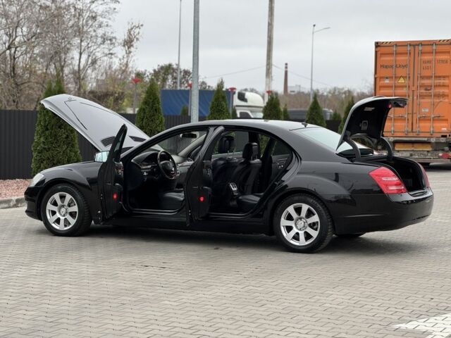 Черный Мерседес С Класс, объемом двигателя 3.5 л и пробегом 217 тыс. км за 10300 $, фото 9 на Automoto.ua