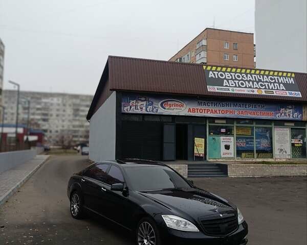 Черный Мерседес С Класс, объемом двигателя 5.46 л и пробегом 235 тыс. км за 12000 $, фото 16 на Automoto.ua
