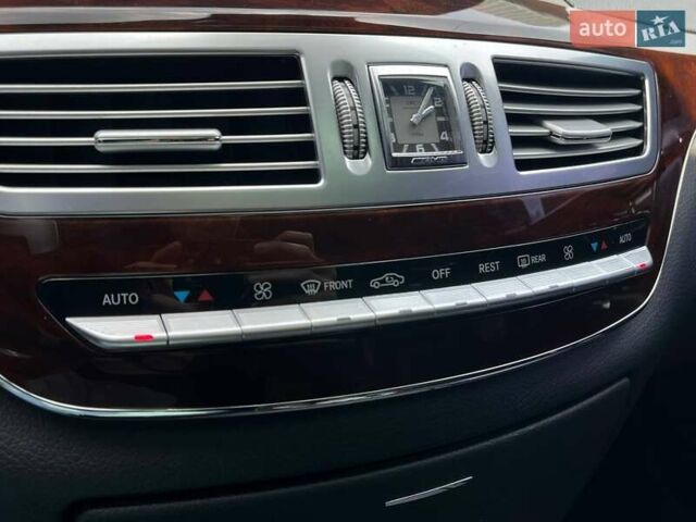 Черный Мерседес С Класс, объемом двигателя 6.21 л и пробегом 150 тыс. км за 16990 $, фото 39 на Automoto.ua
