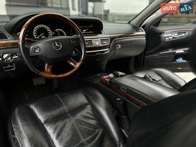 Черный Мерседес С Класс, объемом двигателя 5.46 л и пробегом 270 тыс. км за 8700 $, фото 26 на Automoto.ua