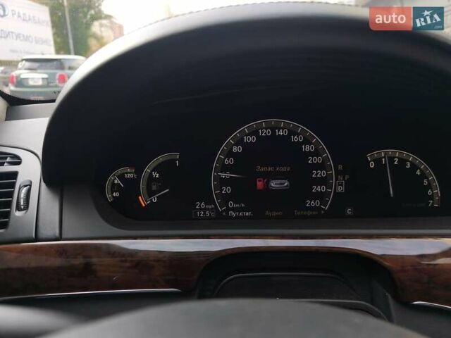 Черный Мерседес С Класс, объемом двигателя 5.46 л и пробегом 322 тыс. км за 15000 $, фото 3 на Automoto.ua
