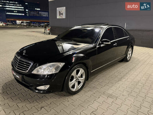 Черный Мерседес С Класс, объемом двигателя 5.5 л и пробегом 176 тыс. км за 8499 $, фото 9 на Automoto.ua