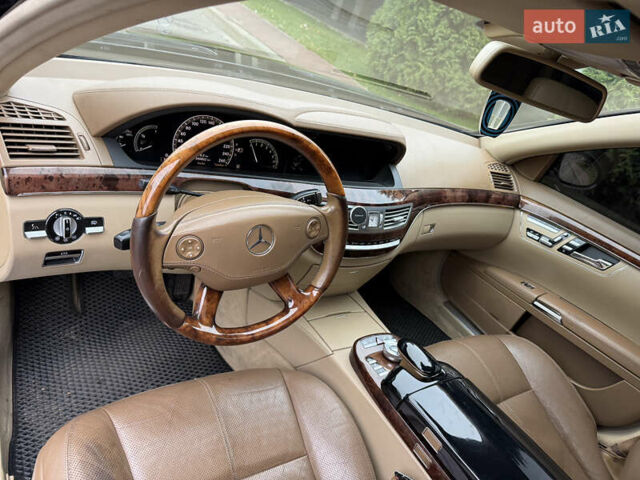 Черный Мерседес С Класс, объемом двигателя 3.5 л и пробегом 305 тыс. км за 7800 $, фото 23 на Automoto.ua