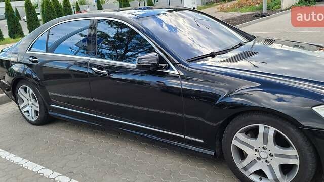 Черный Мерседес С Класс, объемом двигателя 5.5 л и пробегом 288 тыс. км за 11999 $, фото 5 на Automoto.ua