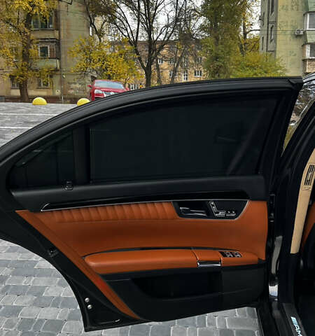 Черный Мерседес С Класс, объемом двигателя 5.5 л и пробегом 305 тыс. км за 14300 $, фото 10 на Automoto.ua