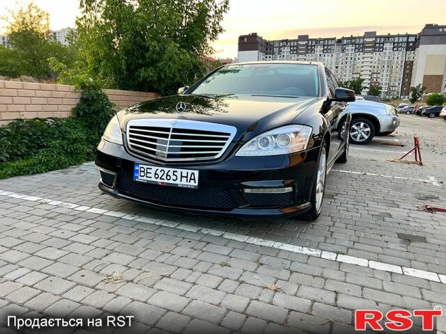 Черный Мерседес С Класс, объемом двигателя 5.5 л и пробегом 0 тыс. км за 9800 $, фото 1 на Automoto.ua