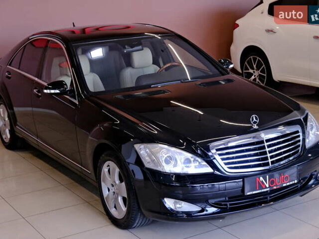 Чорний Мерседес С Клас, об'ємом двигуна 4.7 л та пробігом 218 тис. км за 8900 $, фото 5 на Automoto.ua