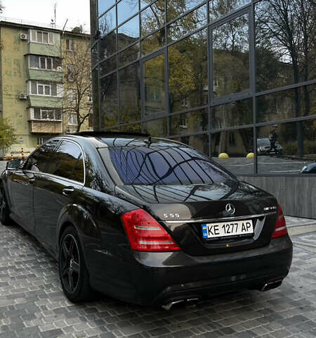 Черный Мерседес С Класс, объемом двигателя 5.5 л и пробегом 305 тыс. км за 14300 $, фото 4 на Automoto.ua