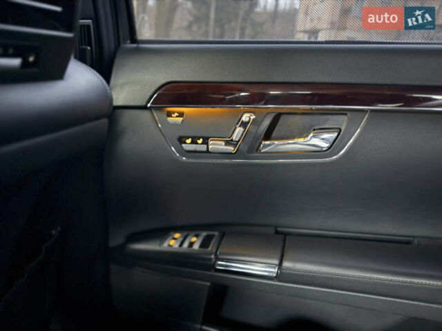 Чорний Мерседес С Клас, об'ємом двигуна 5.46 л та пробігом 560 тис. км за 7650 $, фото 22 на Automoto.ua