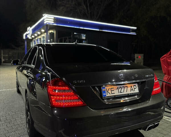 Черный Мерседес С Класс, объемом двигателя 5.5 л и пробегом 305 тыс. км за 14300 $, фото 15 на Automoto.ua