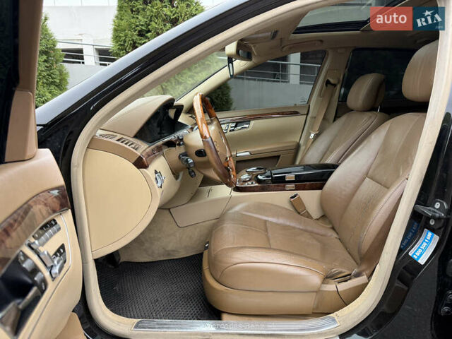 Черный Мерседес С Класс, объемом двигателя 3.5 л и пробегом 305 тыс. км за 7800 $, фото 22 на Automoto.ua