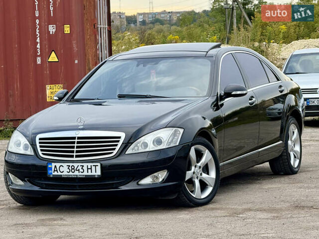 Мерседес С Класс 2007 в Ровно на Automoto.ua Черный Мерседес С Класс, объемом двигателя 5.5 л и пробегом 323 тыс. км за 8999 $, фото 6 на Automoto.ua