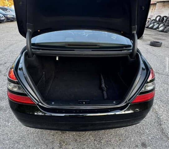 Черный Мерседес С Класс, объемом двигателя 2.99 л и пробегом 300 тыс. км за 10200 $, фото 10 на Automoto.ua