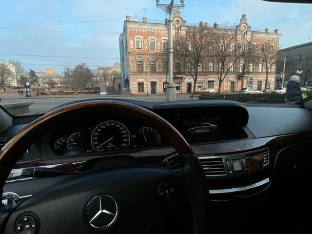 Черный Мерседес С Класс, объемом двигателя 5.5 л и пробегом 303 тыс. км за 10400 $, фото 20 на Automoto.ua