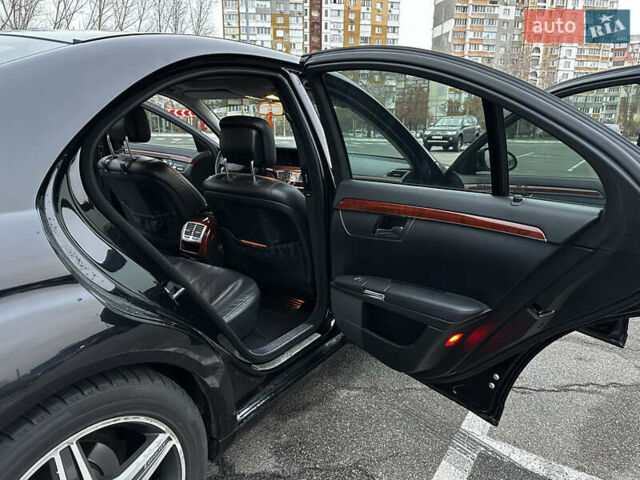 Черный Мерседес С Класс, объемом двигателя 2.99 л и пробегом 208 тыс. км за 14000 $, фото 16 на Automoto.ua