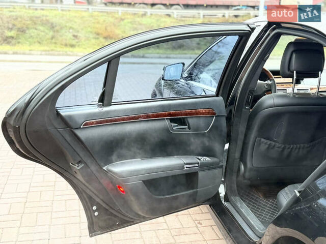 Черный Мерседес С Класс, объемом двигателя 5.46 л и пробегом 295 тыс. км за 13200 $, фото 28 на Automoto.ua