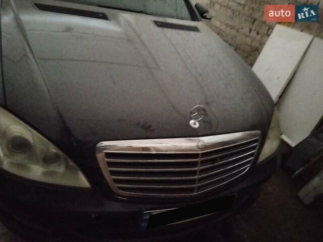 Черный Мерседес С Класс, объемом двигателя 5.46 л и пробегом 120 тыс. км за 6200 $, фото 2 на Automoto.ua