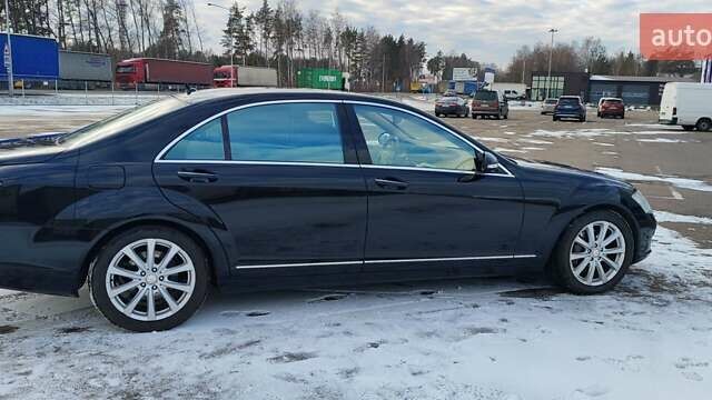 Черный Мерседес С Класс, объемом двигателя 5.46 л и пробегом 29 тыс. км за 38000 $, фото 3 на Automoto.ua