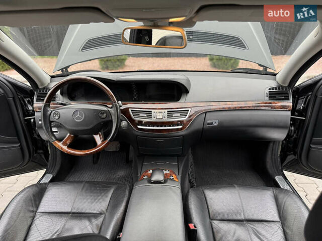 Черный Мерседес С Класс, объемом двигателя 3.5 л и пробегом 217 тыс. км за 10300 $, фото 56 на Automoto.ua