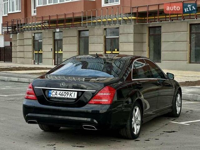 Черный Мерседес С Класс, объемом двигателя 3.5 л и пробегом 185 тыс. км за 13500 $, фото 1 на Automoto.ua