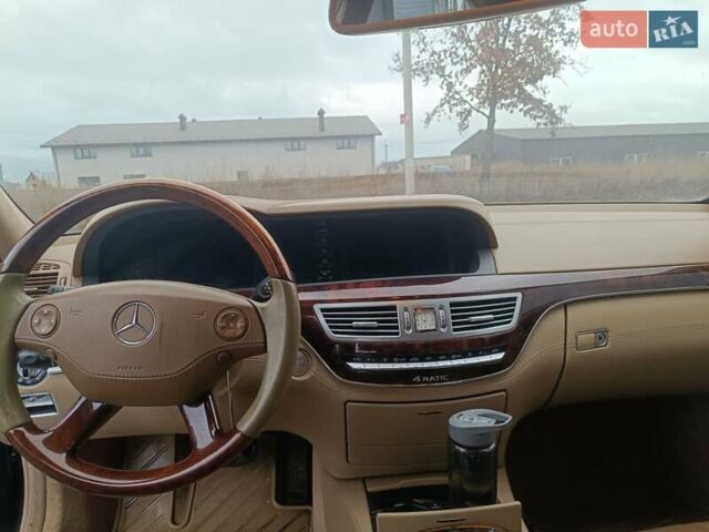 Черный Мерседес С Класс, объемом двигателя 4.7 л и пробегом 339 тыс. км за 11000 $, фото 11 на Automoto.ua