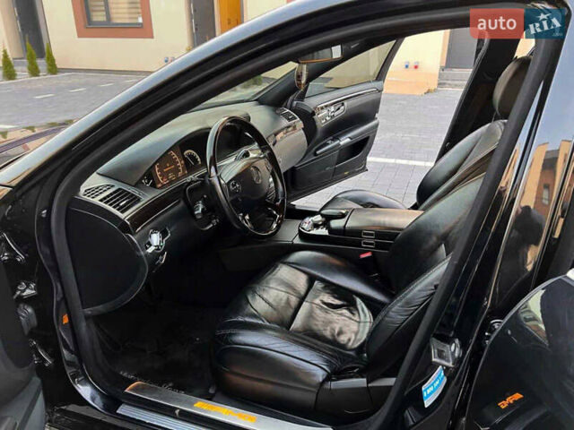 Черный Мерседес С Класс, объемом двигателя 5.5 л и пробегом 220 тыс. км за 12999 $, фото 10 на Automoto.ua