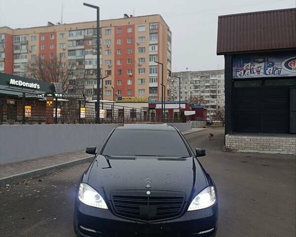 Черный Мерседес С Класс, объемом двигателя 5.46 л и пробегом 235 тыс. км за 12000 $, фото 10 на Automoto.ua
