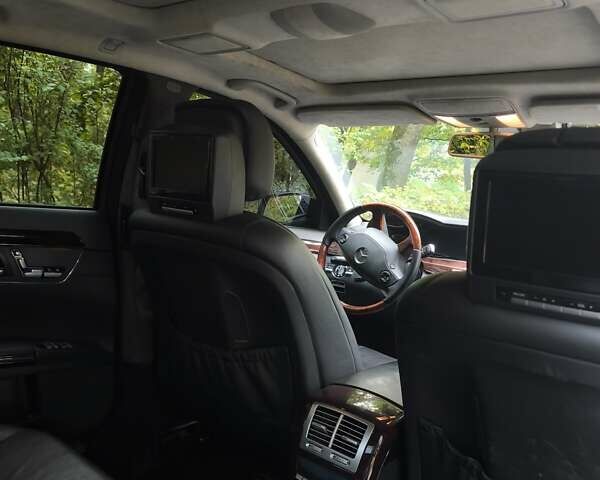 Черный Мерседес С Класс, объемом двигателя 5.46 л и пробегом 322 тыс. км за 15000 $, фото 29 на Automoto.ua