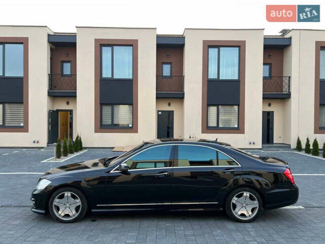 Черный Мерседес С Класс, объемом двигателя 5.5 л и пробегом 220 тыс. км за 12999 $, фото 3 на Automoto.ua