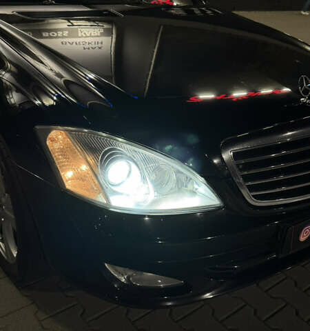 Черный Мерседес С Класс, объемом двигателя 5.5 л и пробегом 176 тыс. км за 8499 $, фото 57 на Automoto.ua