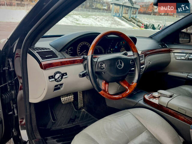 Чорний Мерседес С Клас, об'ємом двигуна 5.46 л та пробігом 160 тис. км за 9990 $, фото 22 на Automoto.ua