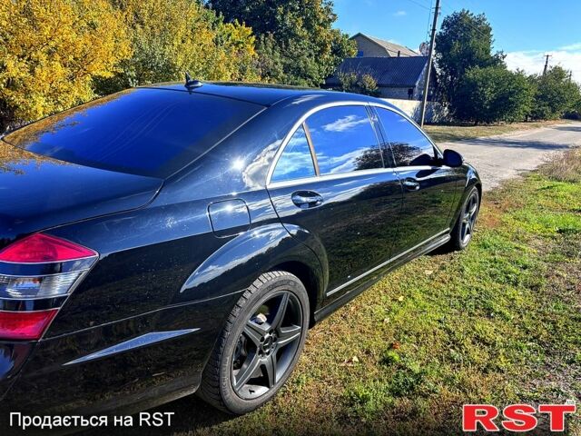Черный Мерседес С Класс, объемом двигателя 5.5 л и пробегом 320 тыс. км за 11999 $, фото 5 на Automoto.ua