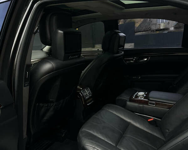 Чорний Мерседес С Клас, об'ємом двигуна 5.46 л та пробігом 270 тис. км за 10950 $, фото 15 на Automoto.ua