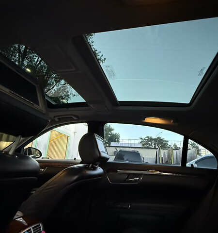 Черный Мерседес С Класс, объемом двигателя 5.5 л и пробегом 226 тыс. км за 12500 $, фото 16 на Automoto.ua