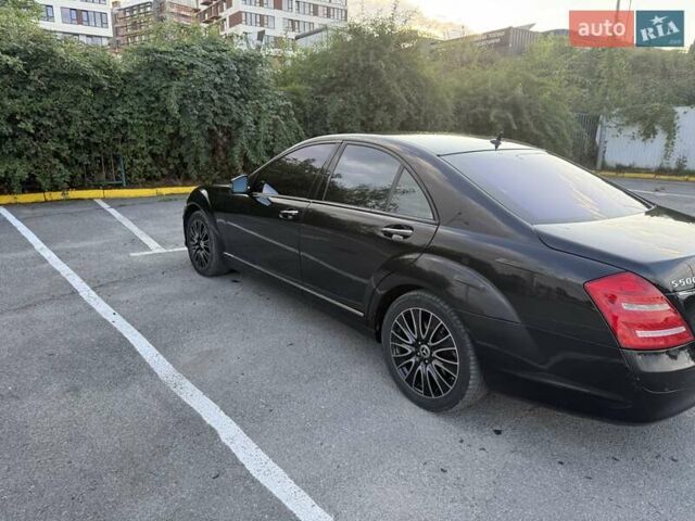 Мерседес С Класс 2007 в Ужгороде на Automoto.ua Черный Мерседес С Класс, объемом двигателя 4.7 л и пробегом 300 тыс. км за 11000 $, фото 3 на Automoto.ua