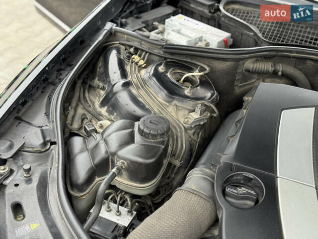 Черный Мерседес С Класс, объемом двигателя 3.5 л и пробегом 217 тыс. км за 10300 $, фото 65 на Automoto.ua