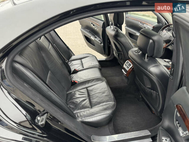 Черный Мерседес С Класс, объемом двигателя 3.5 л и пробегом 217 тыс. км за 10300 $, фото 47 на Automoto.ua