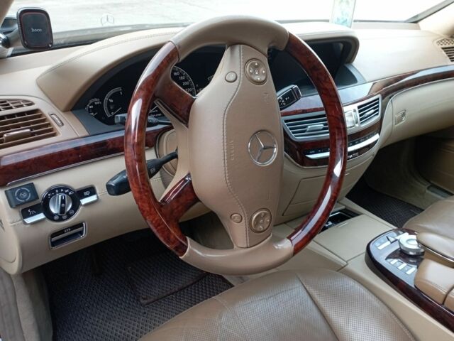 Черный Мерседес С Класс, объемом двигателя 5.5 л и пробегом 236 тыс. км за 11000 $, фото 3 на Automoto.ua