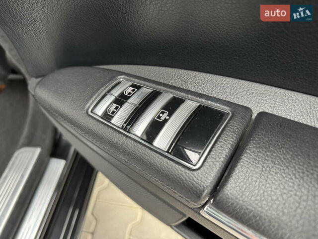 Черный Мерседес С Класс, объемом двигателя 3.5 л и пробегом 217 тыс. км за 10300 $, фото 74 на Automoto.ua