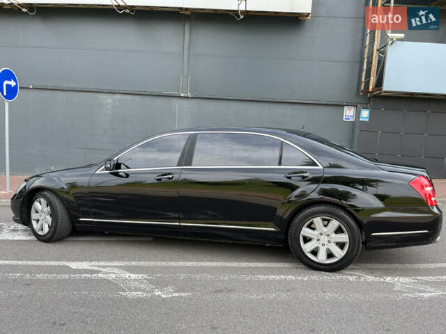 Черный Мерседес С Класс, объемом двигателя 5.5 л и пробегом 81 тыс. км за 33000 $, фото 4 на Automoto.ua