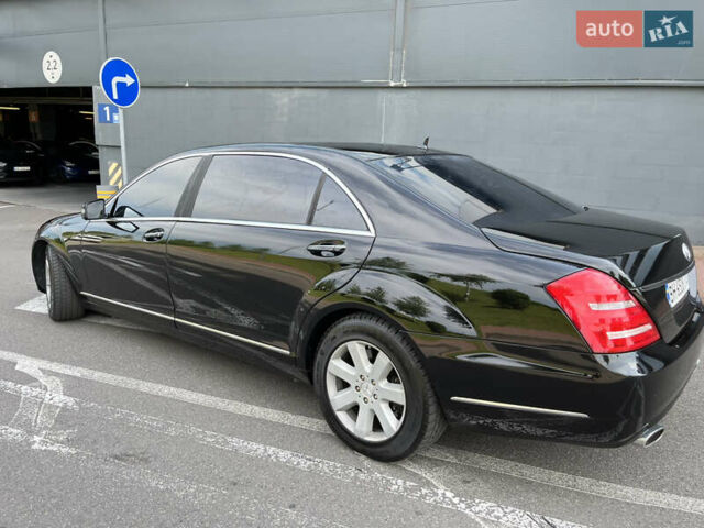 Черный Мерседес С Класс, объемом двигателя 5.5 л и пробегом 81 тыс. км за 33000 $, фото 3 на Automoto.ua
